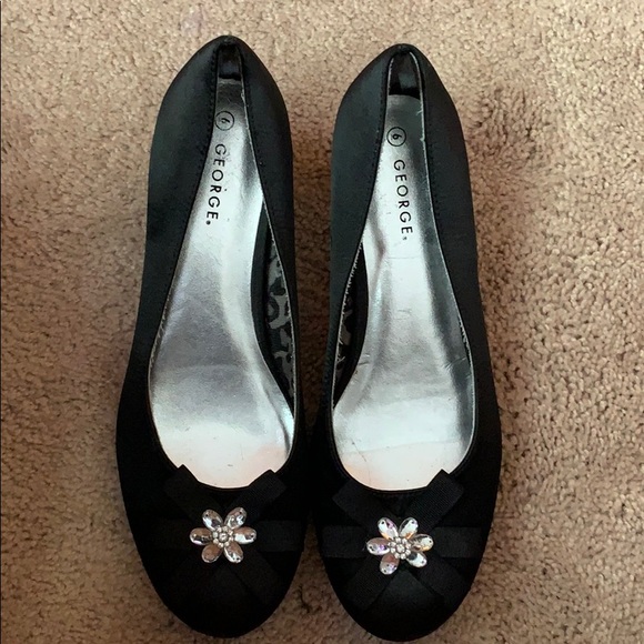 Jet black satin size 6 heels low heel - Picture 1 of 4